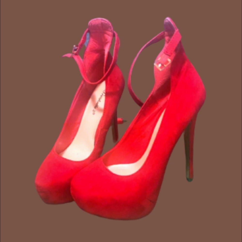 Breckelles Heels Size 8